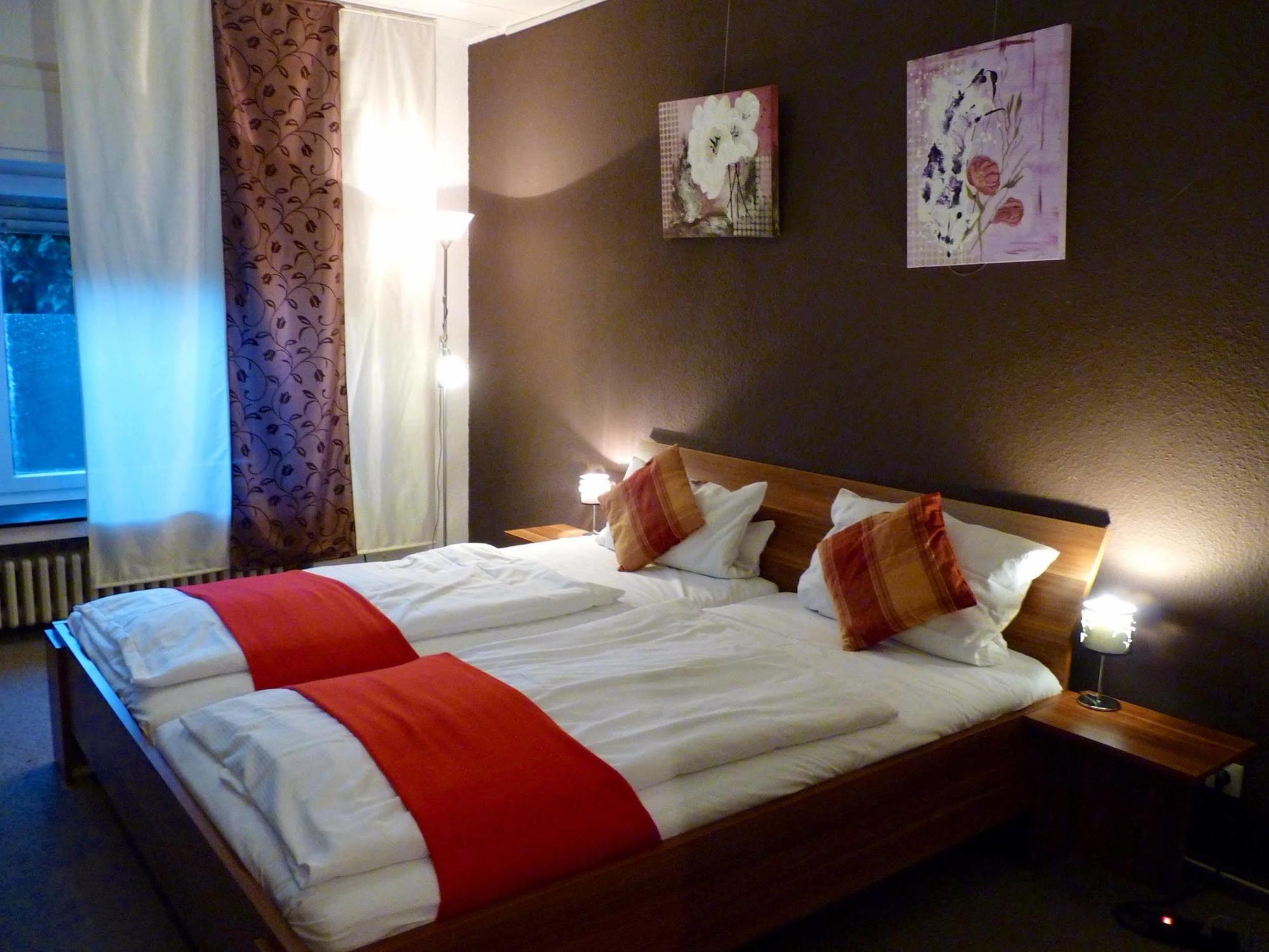 Hotel Art Inn Dinslaken Esterno foto